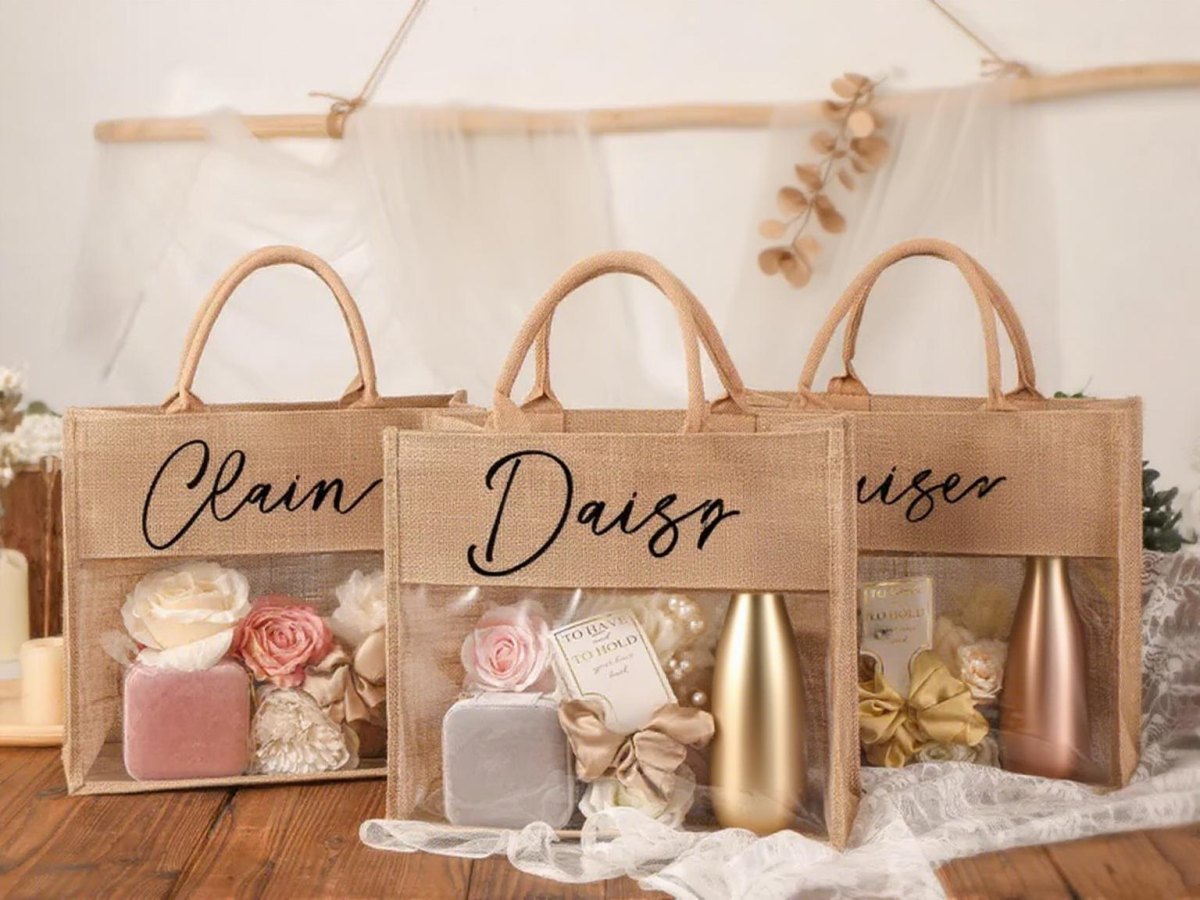 Affordable bridesmaid gift bags with small items
