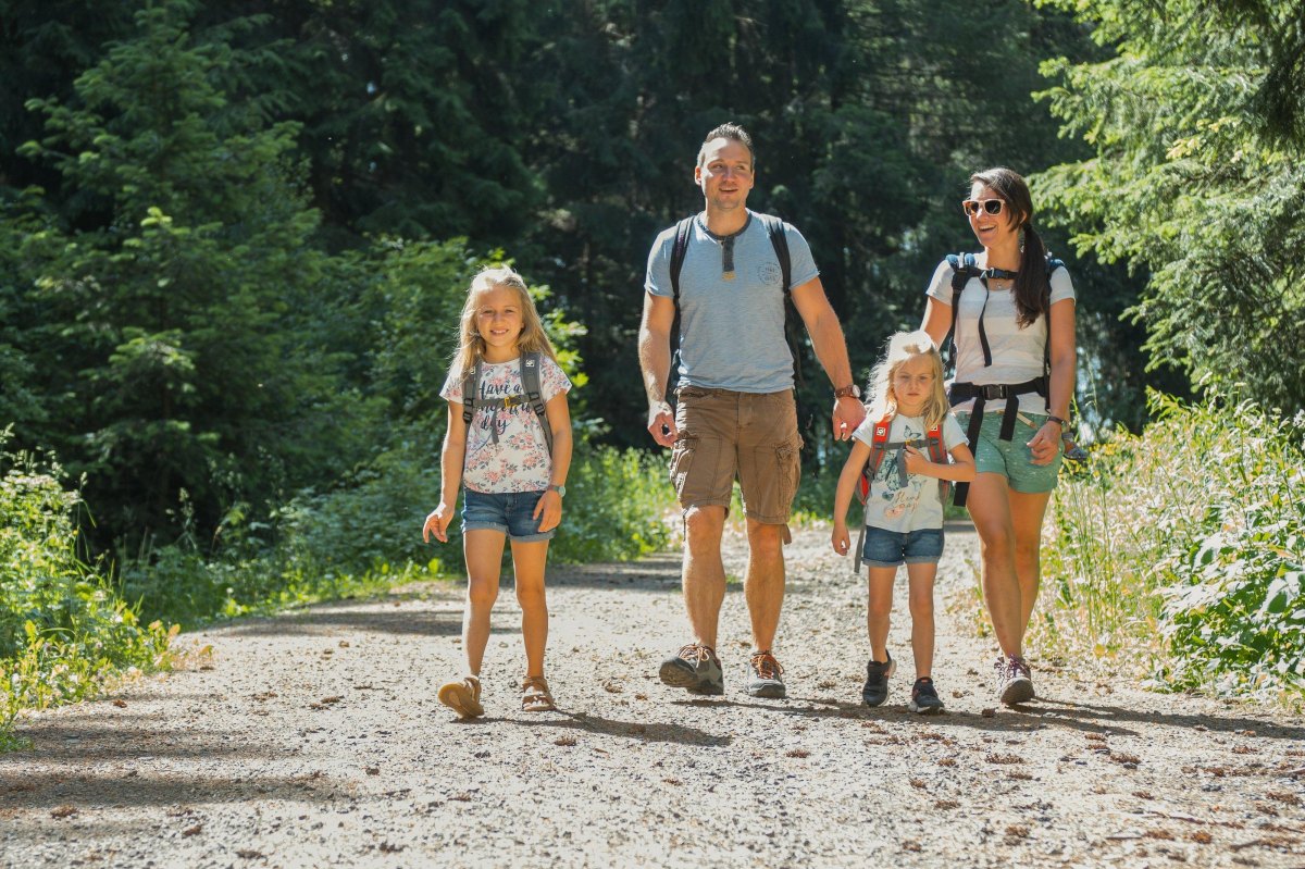 Family hiking outfits summer