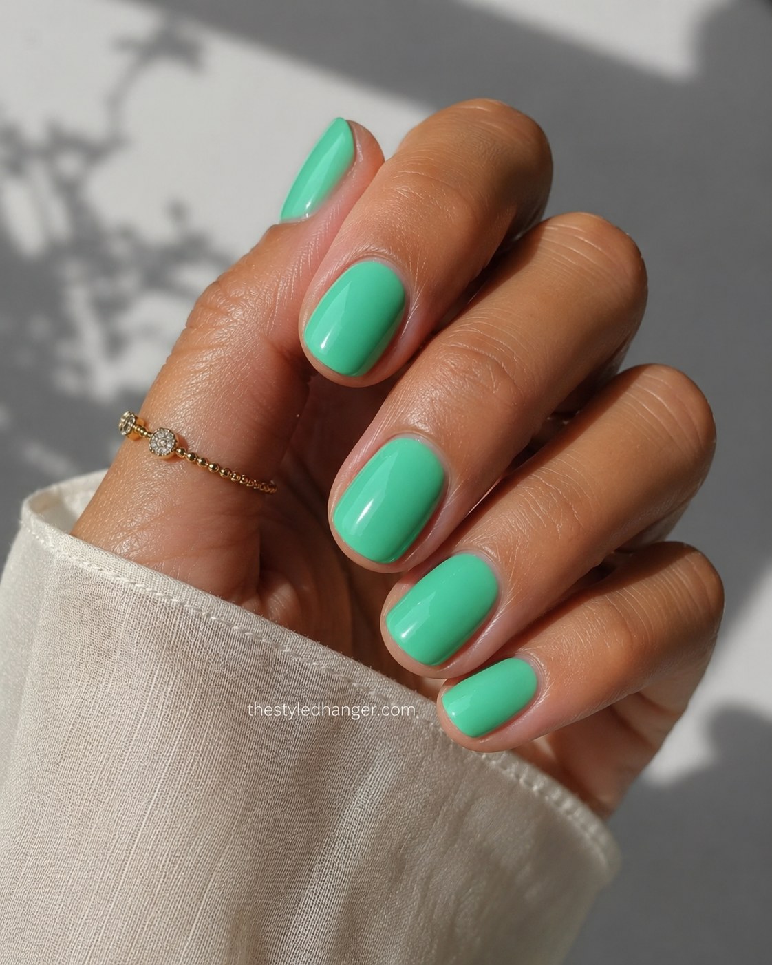 6 Green Nail Shades I'm Obsessed With This Season