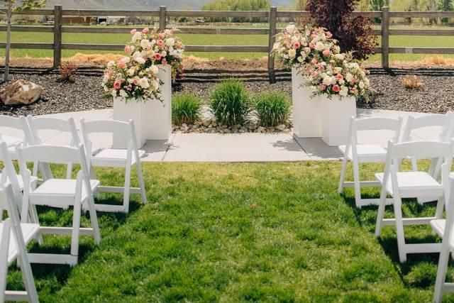 Homemade wedding ceremony flowers