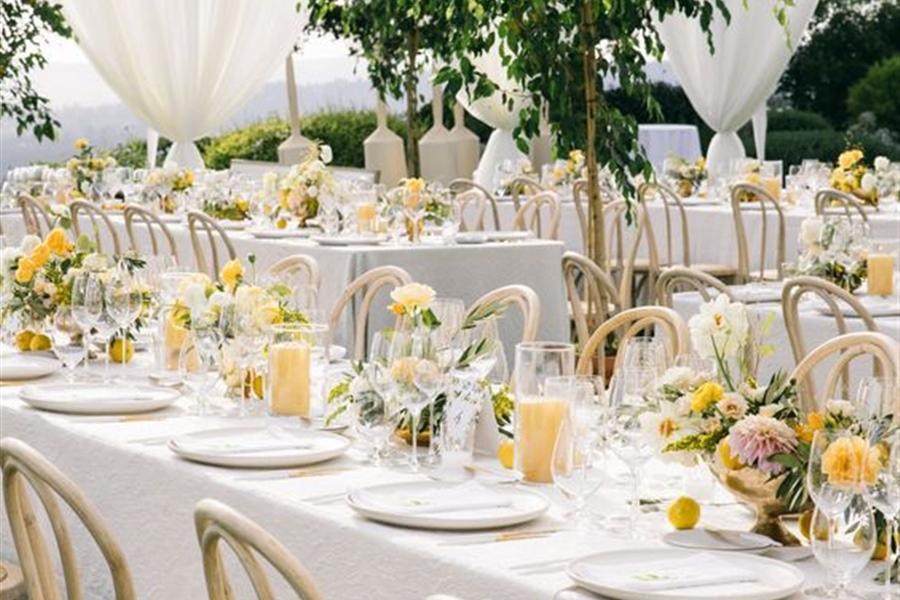 Lemon yellow white summer wedding flowers