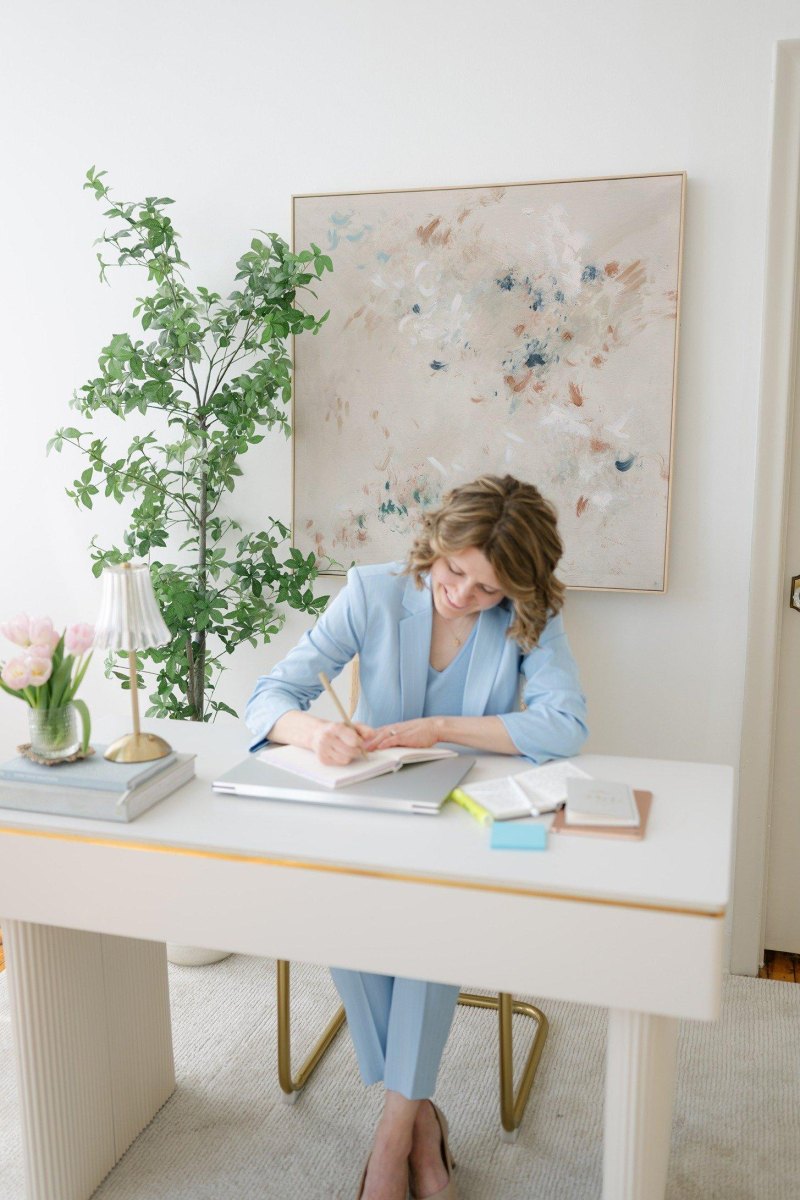 woman preparing wedding speech notes