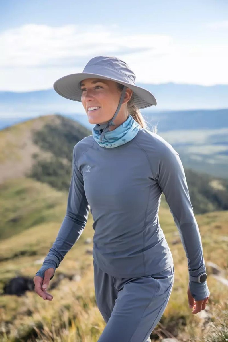 Long sleeve sun protection hiking outfit